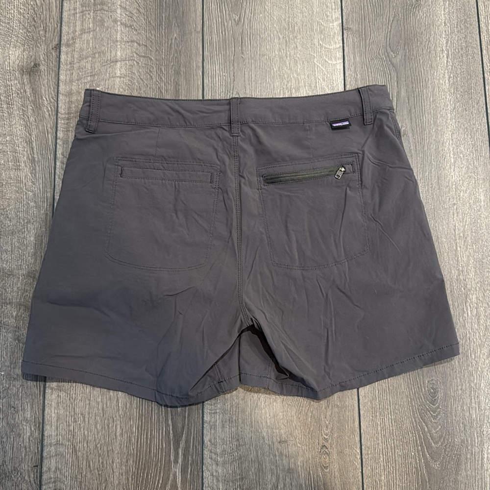 Gray Patagonia Women’s Cargo Shorts Size 10 - Picture 6 of 6